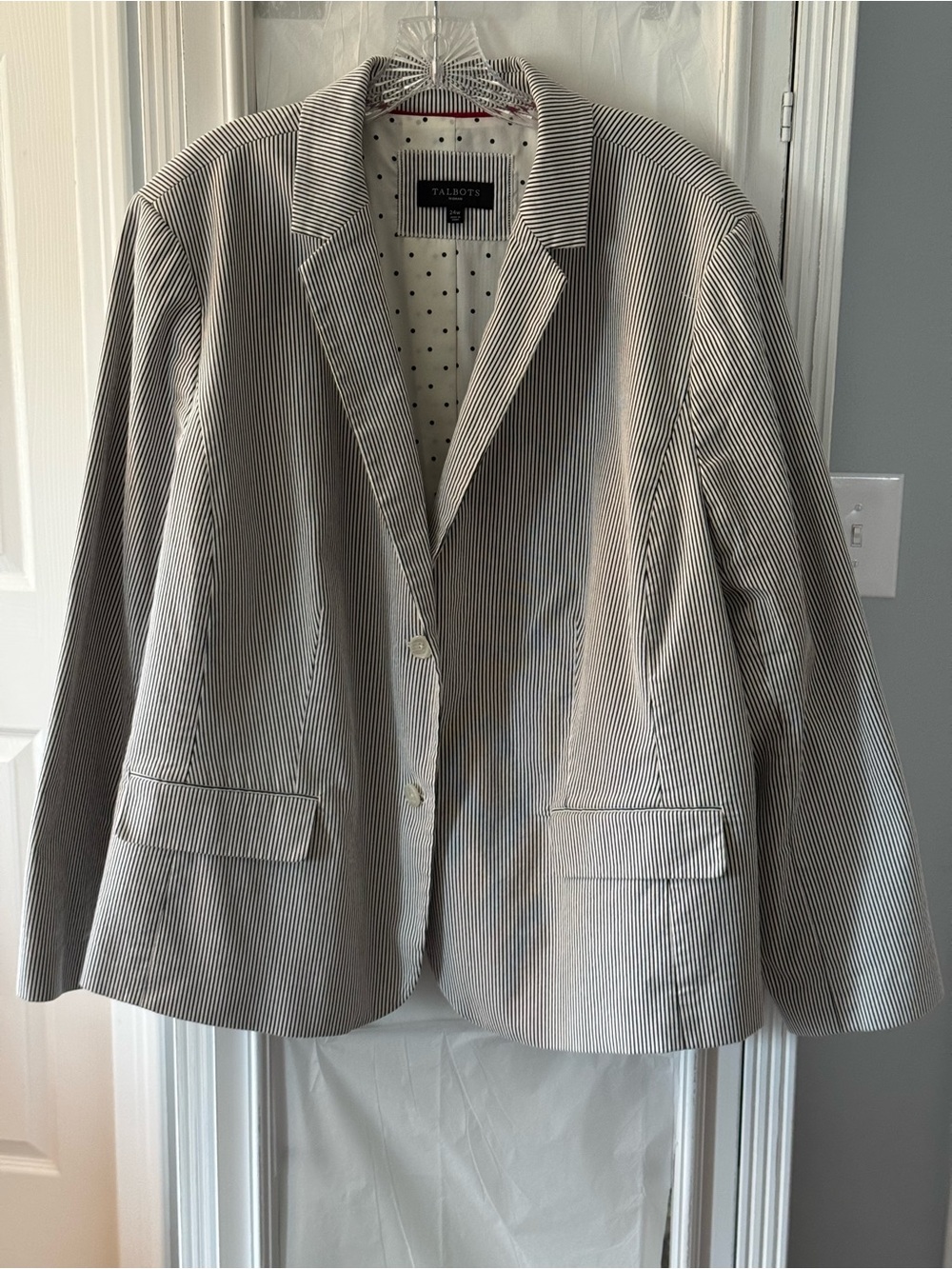 Talbots Pinstripe Seersucker Blazer in Black and White Size 24W